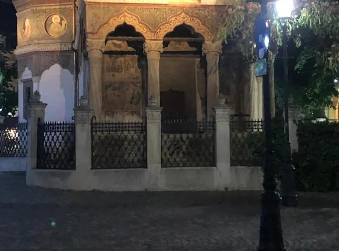 Charming Quiet Coltea Old Town In The Centre Of Lejlighed *